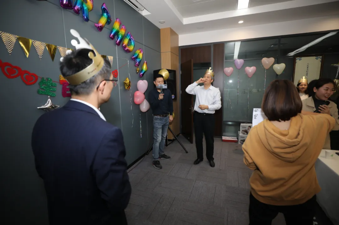 在奮斗的時光里 德泓感恩有你丨德泓第四季度員工生日會