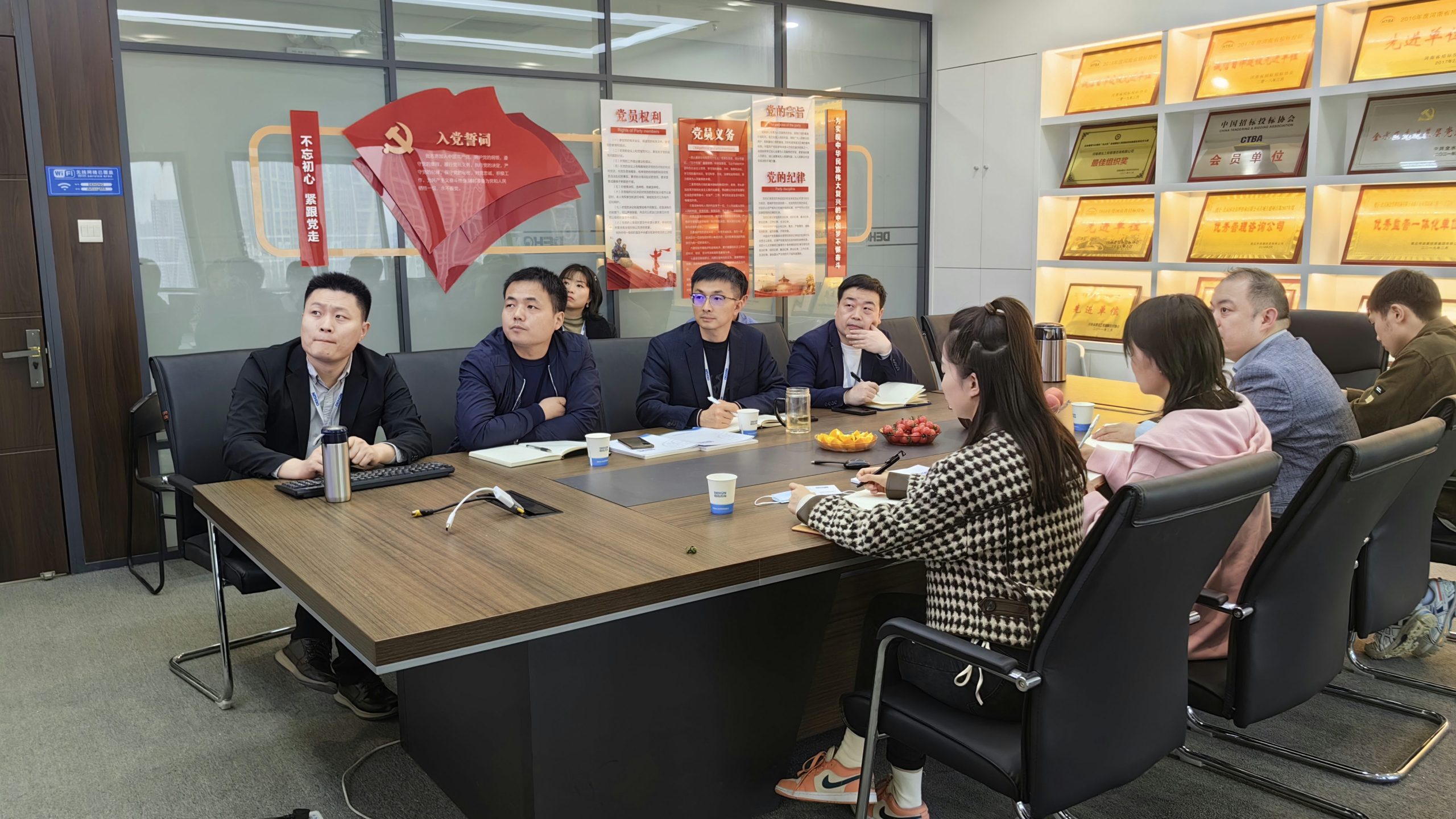 座談交流｜歡迎河南省建筑設計研究院綜合設計分院羅宏華院長蒞臨德泓考察交流