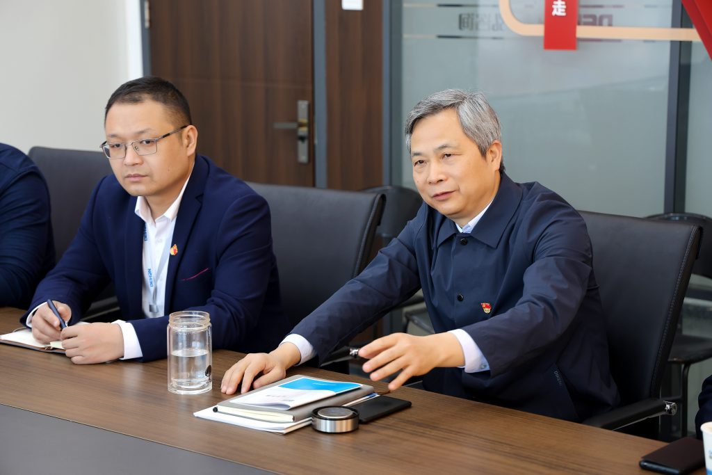 公司要聞｜歡迎第十四屆全國人大代表蘭考縣三義寨鄉白云山村支部書記陳保超蒞臨德泓交流指導